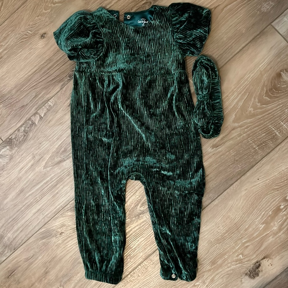 Cat & Jack Velour Romper Size 18 m w/matching headband